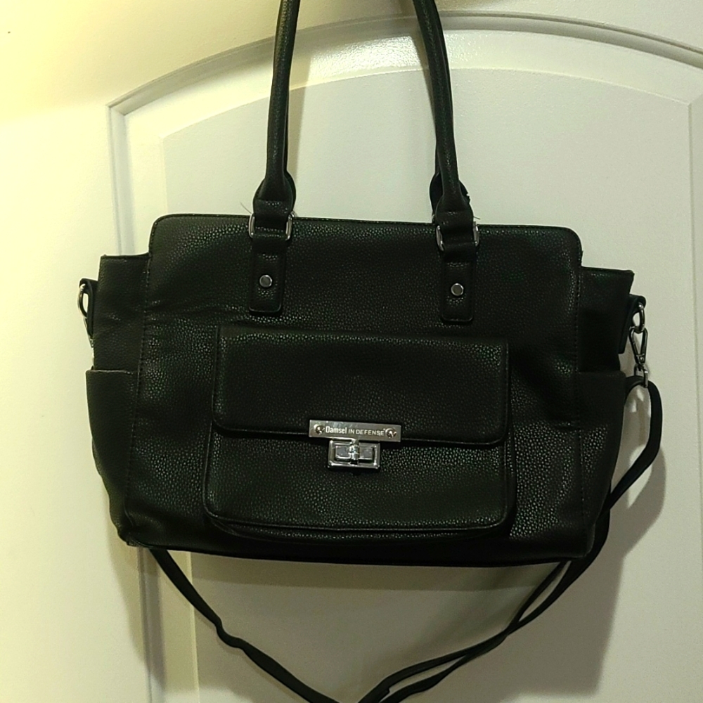 Black Kari Damsel in Defense shoulder bag